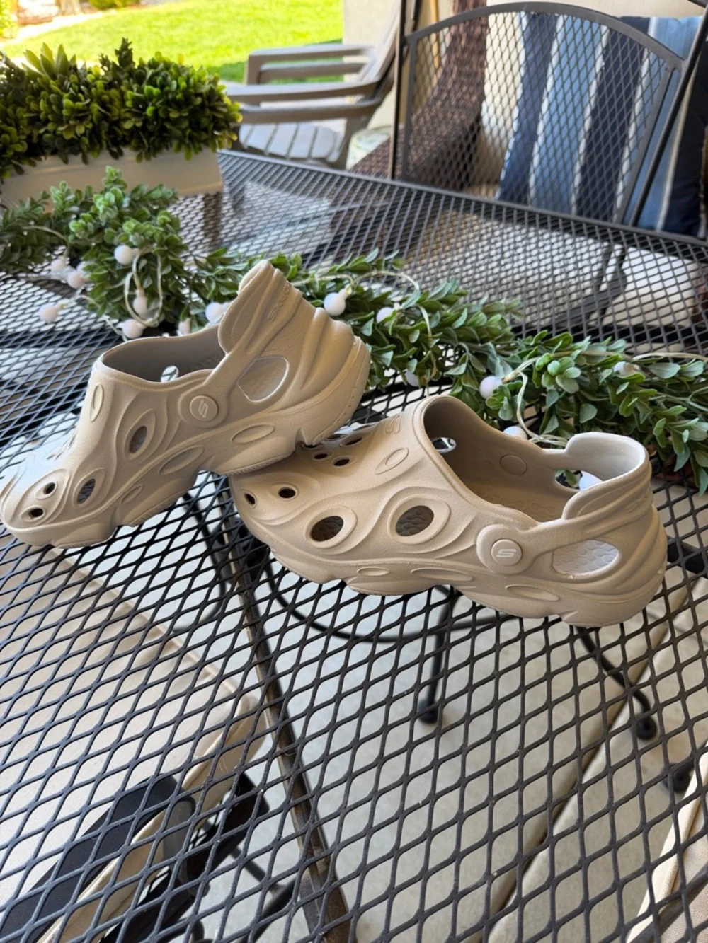 Skechers Foamies - Picture 1 of 6